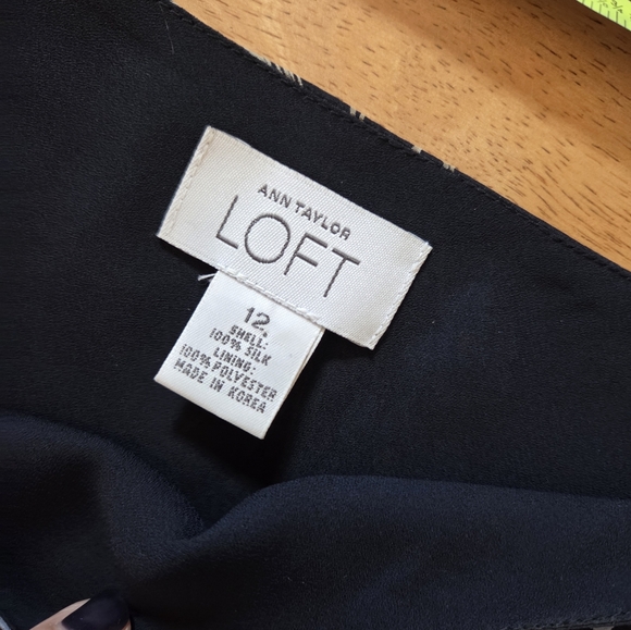 ANN TAYLOR WOMEN'S 100% SILK BLUE FLORAL SKIRT SIZE 12 - Picture 5 of 6